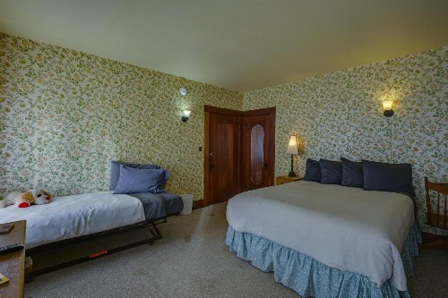 The Colonial Inn - image 47
