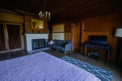 The Colonial Inn - image 5