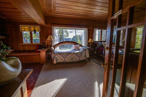 The Colonial Inn - image 9