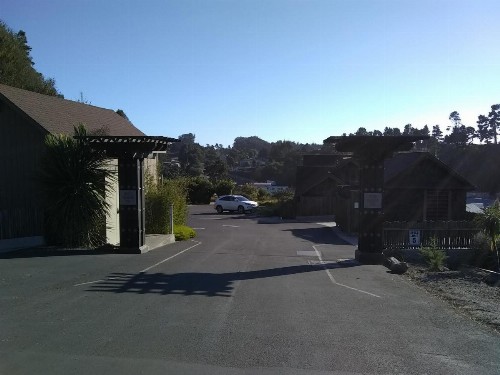 Noyo Harbor Inn - image 10