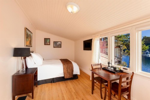Noyo Harbor Inn - image 11