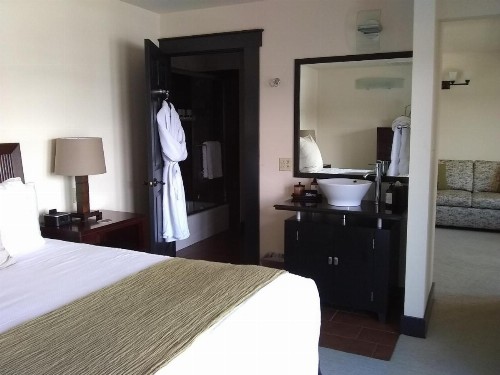 Noyo Harbor Inn - image 25