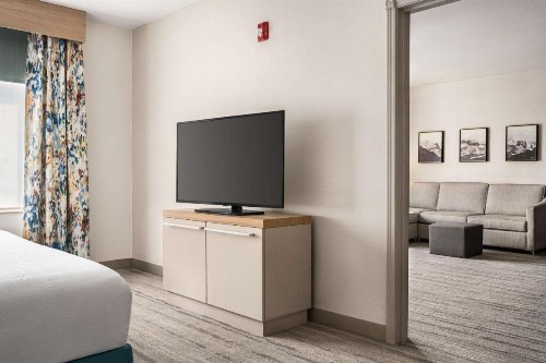 Hilton Garden Inn Fort Collins - image 3
