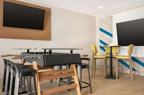 Hilton Garden Inn Fort Collins - image 39
