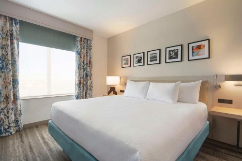 Hilton Garden Inn Fort Collins - image 7