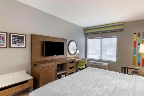 Hampton Inn Fort Collins - image 14