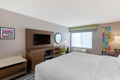 Hampton Inn Fort Collins - image 17