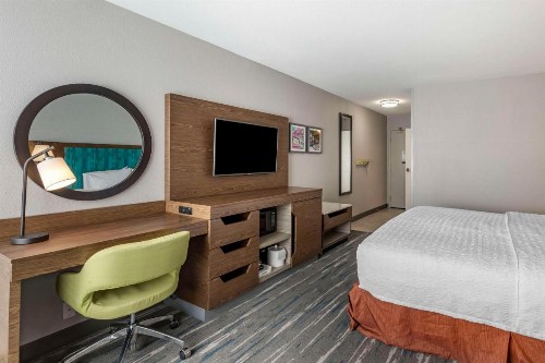 Hampton Inn Fort Collins - image 23