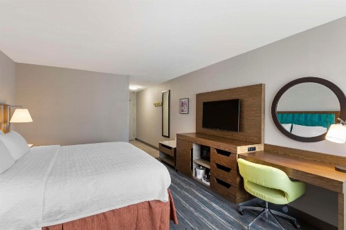 Hampton Inn Fort Collins - image 34
