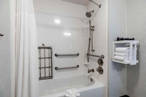 Hampton Inn Fort Collins - image 37