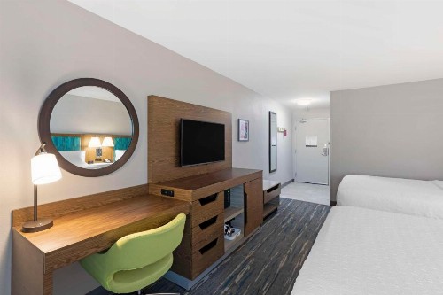 Hampton Inn Fort Collins - image 6