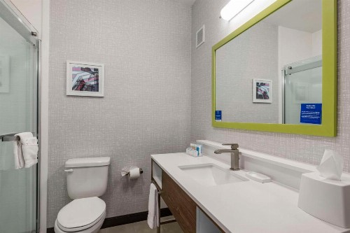 Hampton Inn Fort Collins - image 9
