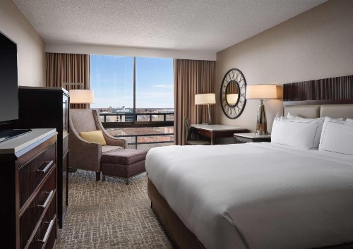 Hilton Fort Collins - image 15