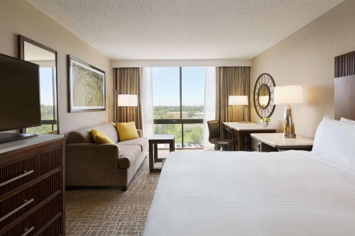 Hilton Fort Collins - image 17
