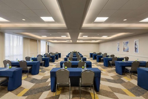 Hilton Fort Collins - image 2