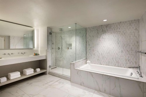 Hilton Fort Collins - image 23