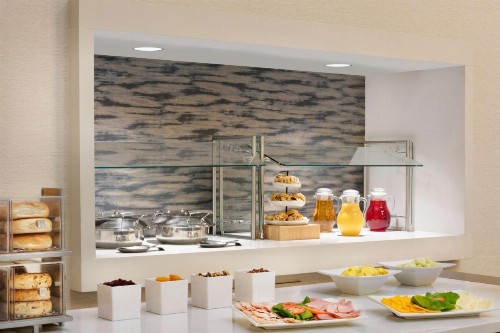 Hilton Fort Collins - image 24