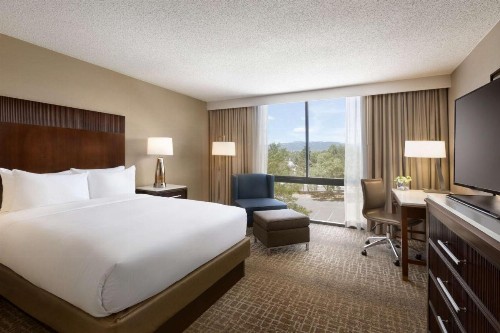 Hilton Fort Collins - image 28