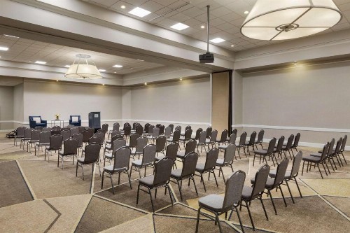 Hilton Fort Collins - image 30