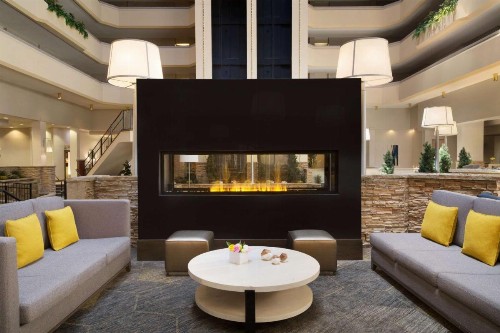 Hilton Fort Collins - image 33