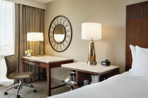 Hilton Fort Collins - image 34