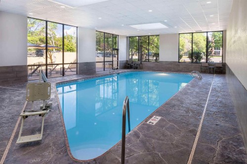 Hilton Fort Collins - image 35