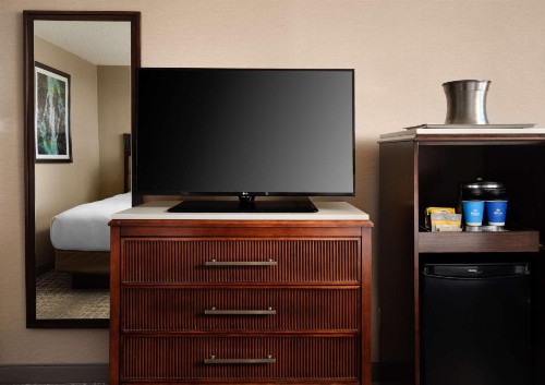 Hilton Fort Collins - image 43