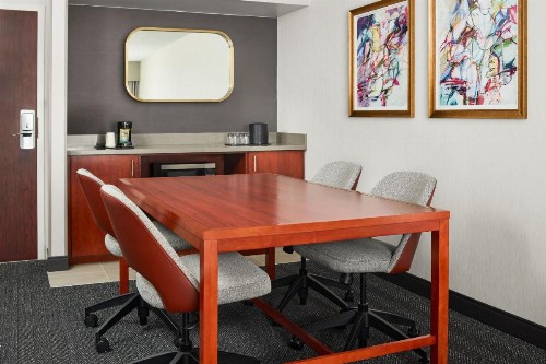 Courtyard by Marriott Fort Collins - image 42