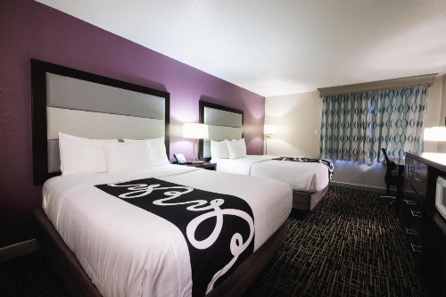 La Quinta Inn & Suites by Wyndham Fort Collins Colorado - image 10