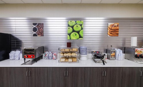 La Quinta Inn & Suites by Wyndham Fort Collins Colorado - image 12