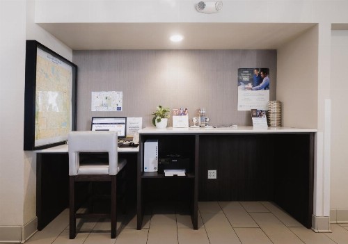 La Quinta Inn & Suites by Wyndham Fort Collins Colorado - image 17