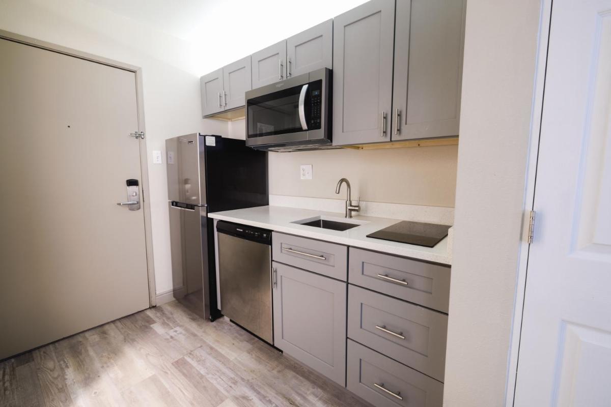 La Quinta Inn & Suites by Wyndham Fort Collins Colorado - image 4