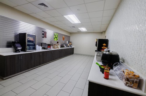 La Quinta Inn & Suites by Wyndham Fort Collins Colorado - image 8