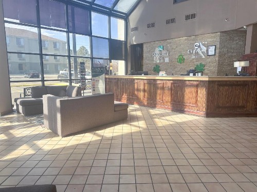 Clarion Inn Fort Collins - image 6