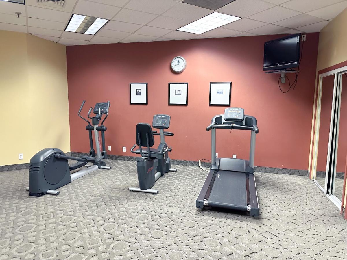 Clarion Inn Fort Collins - image 7