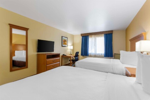 Best Western Kiva Inn - image 22