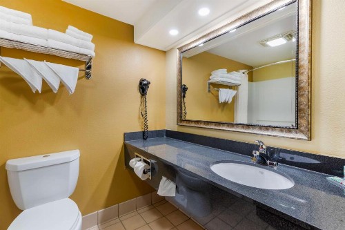 Best Western Kiva Inn - image 24