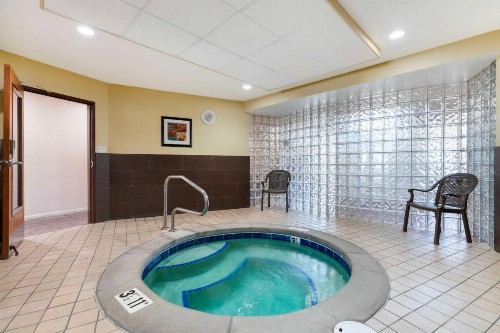 Best Western Kiva Inn - image 30
