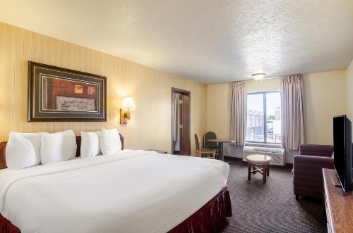 Americas Best Value Inn & Suites Ft Collins E at I-25 - image 16