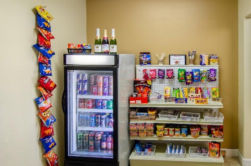 Americas Best Value Inn & Suites Ft Collins E at I-25 - image 7