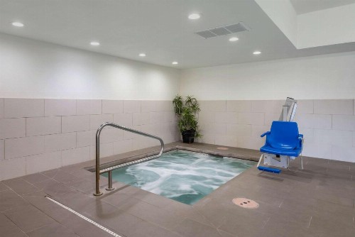 Comfort Suites Fort Collins Near University - image 14