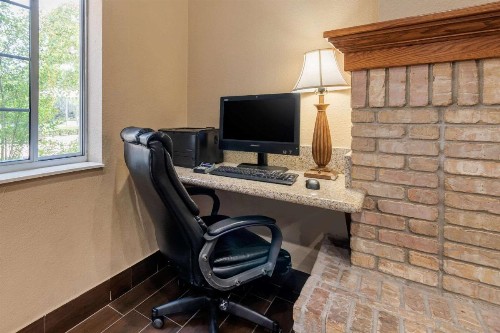 Comfort Suites Fort Collins Near University - image 33