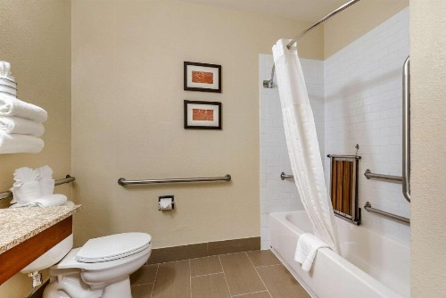 Comfort Suites Fort Collins Near University - image 39