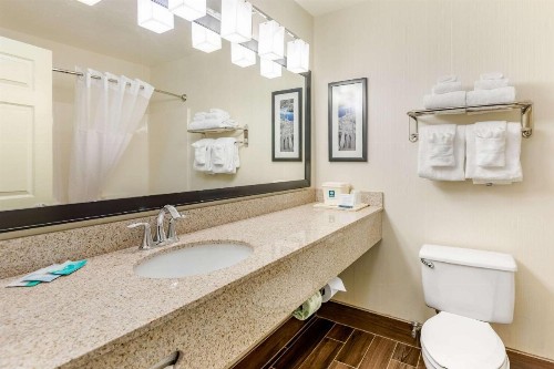 Quality Inn & Suites University Fort Collins - image 17