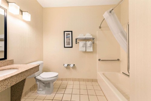 Quality Inn & Suites University Fort Collins - image 33