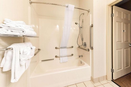Quality Inn & Suites University Fort Collins - image 9