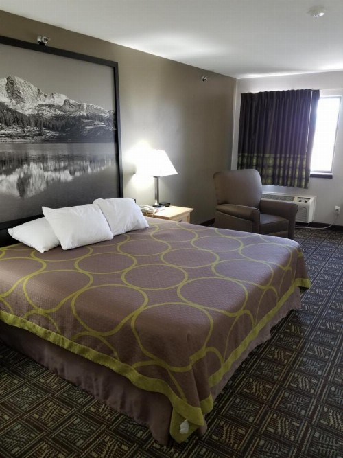 Super 8 by Wyndham Fort Collins - image 17