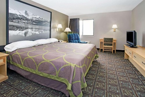 Super 8 by Wyndham Fort Collins - image 22