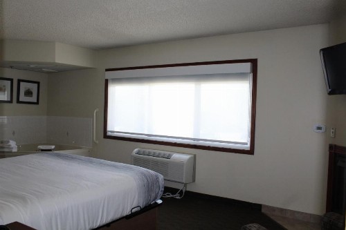 AmericInn by Wyndham Windsor Ft. Collins - image 41