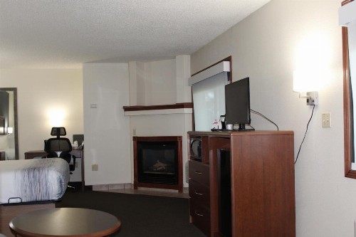 AmericInn by Wyndham Windsor Ft. Collins - image 45